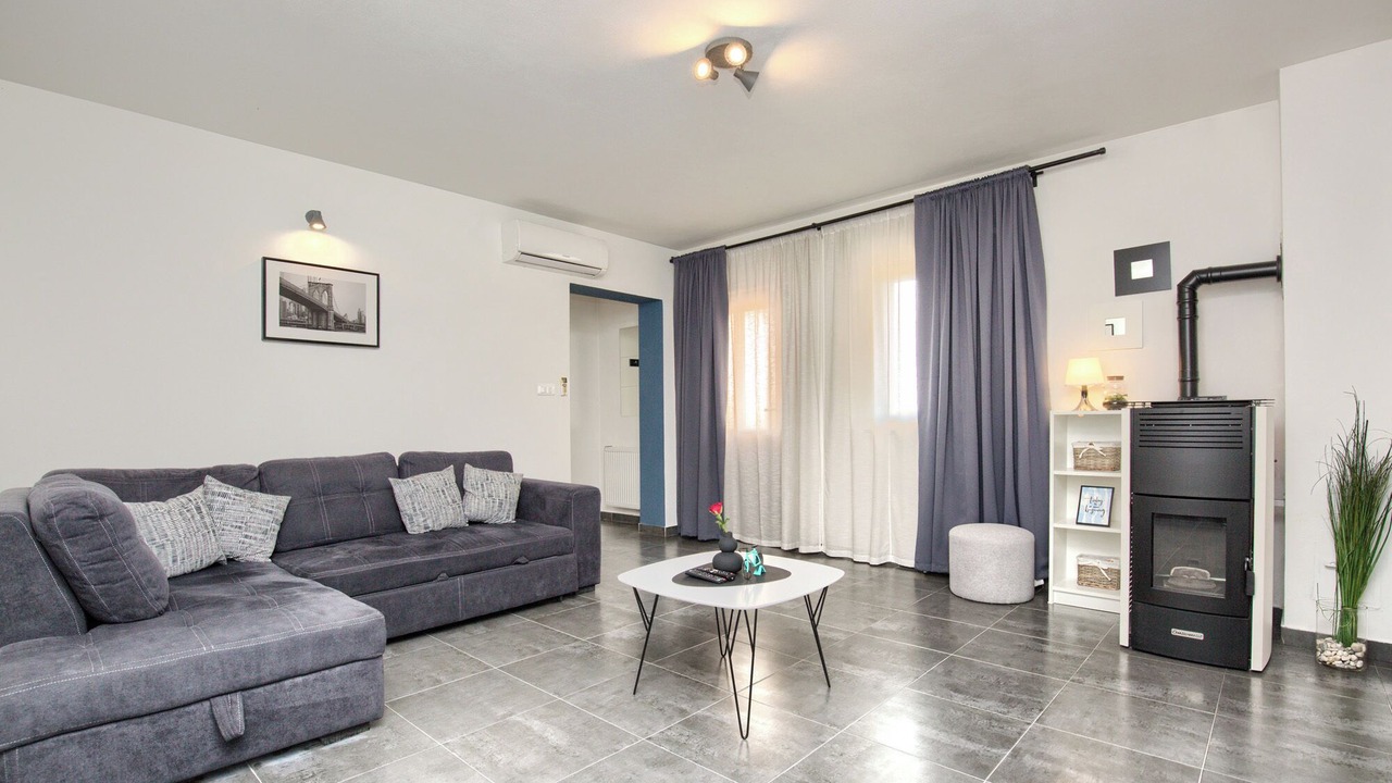 Photo of Livingroom in Loborika