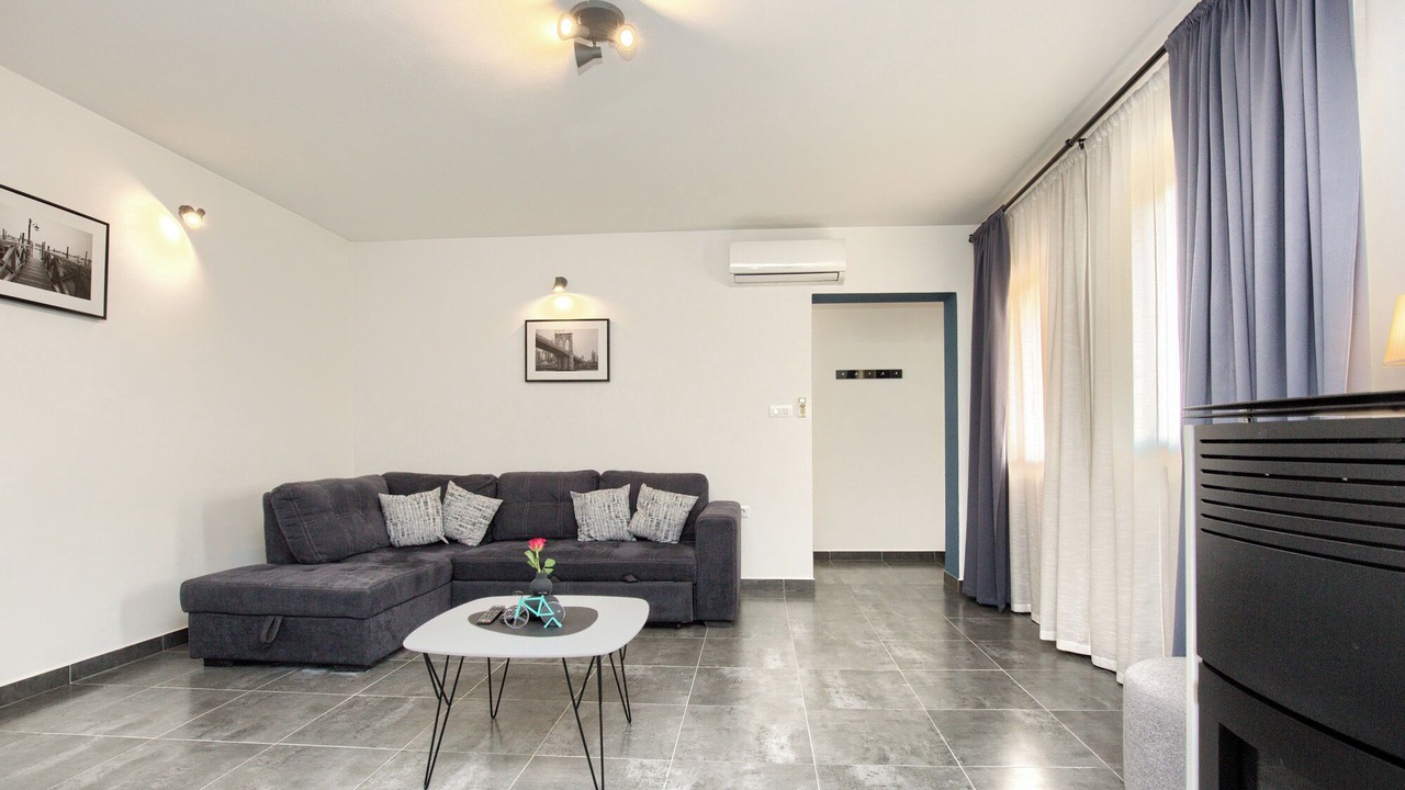 Photo of Livingroom in Loborika