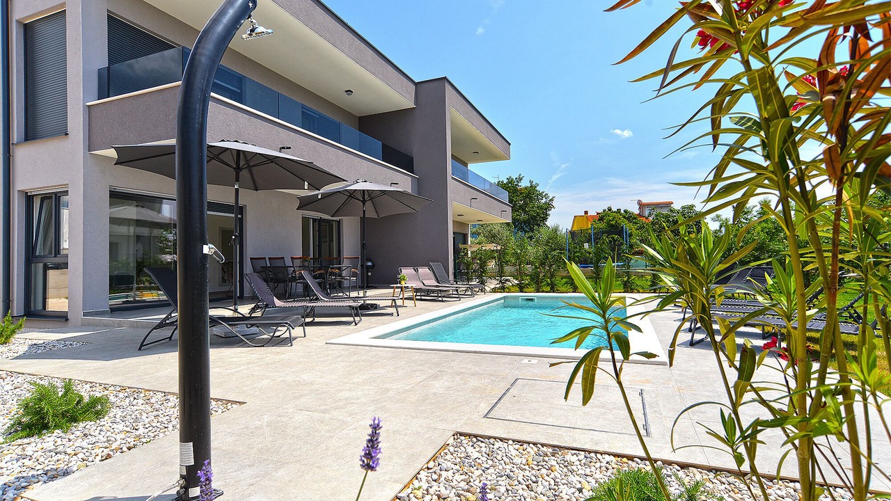 Photo of Outdoor in Peroj