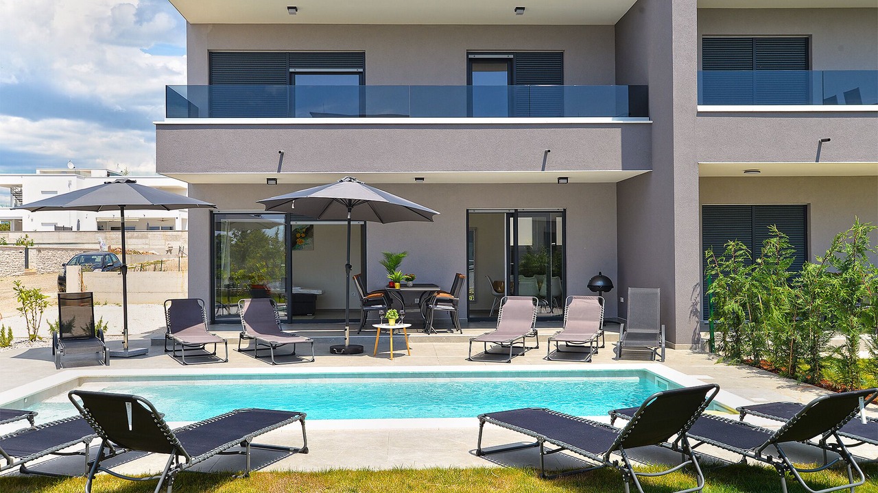 Photo of Outdoor in Peroj