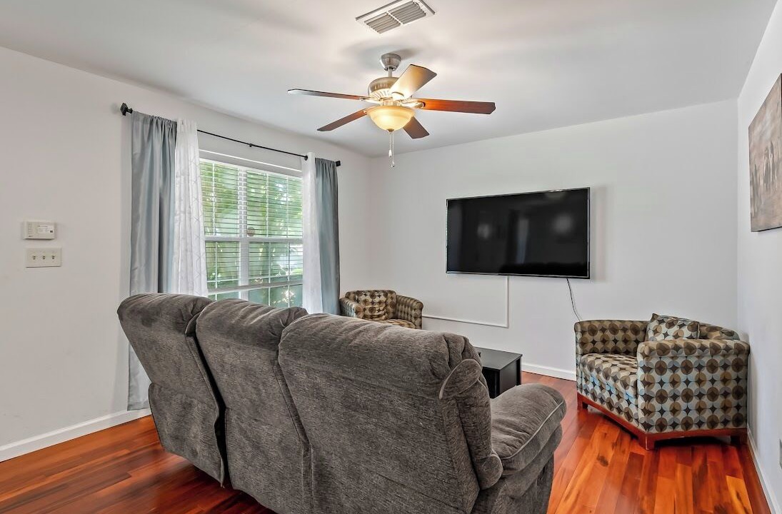 Photo of Livingroom in Tallahassee