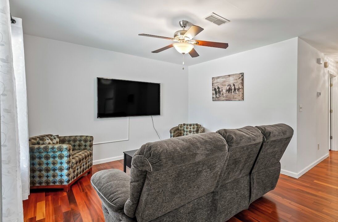 Photo of Livingroom in Tallahassee