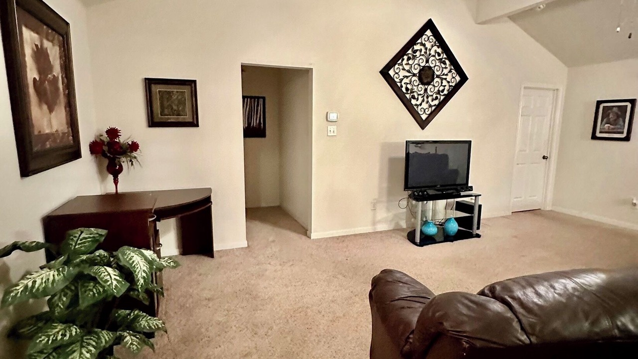 Photo of Livingroom in Mason