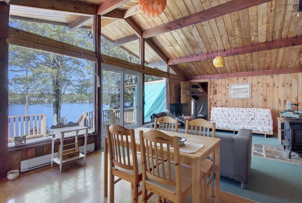 Photo of Livingroom in Shortts Lake