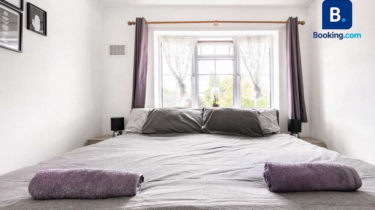 Photo of Bedroom in Epsom