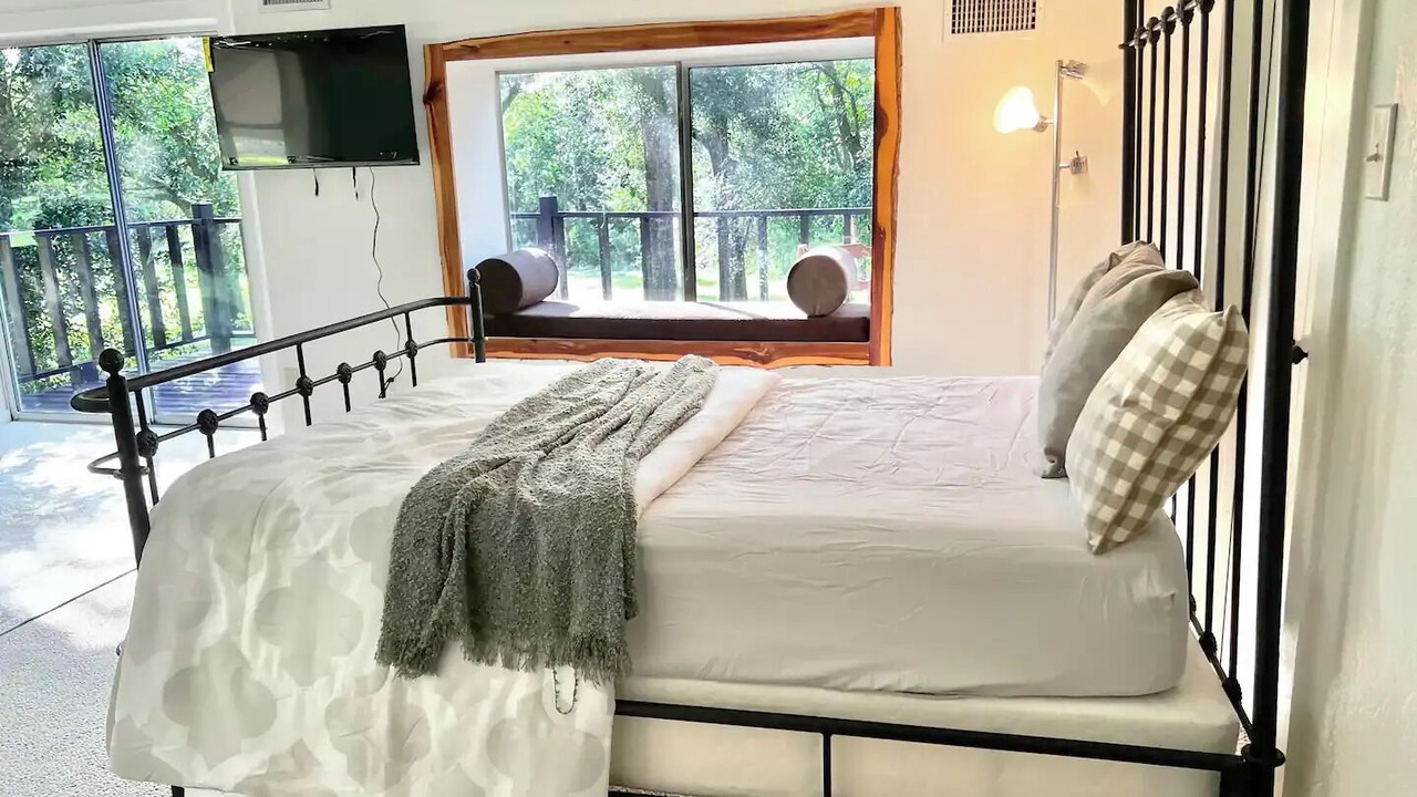 Photo of Bedroom in Waller