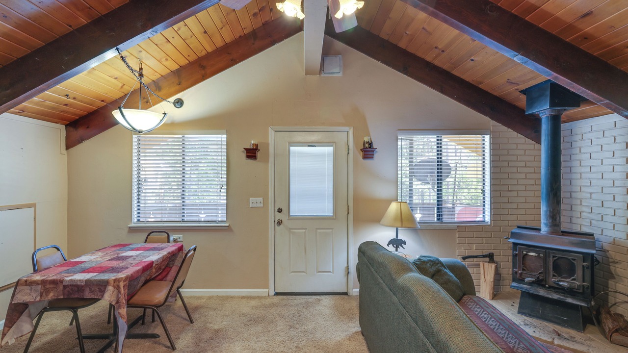 Photo of Livingroom in Cold Springs