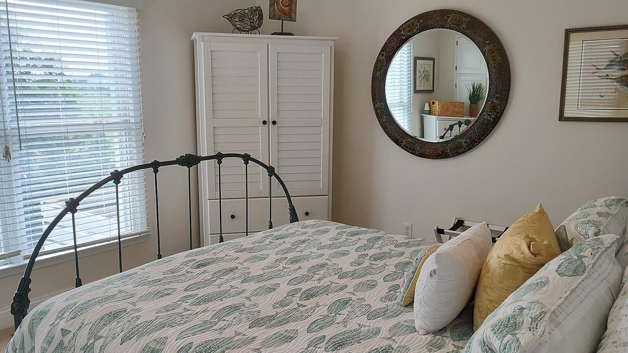 Photo of Bedroom in Oceanmarsh Subdivision