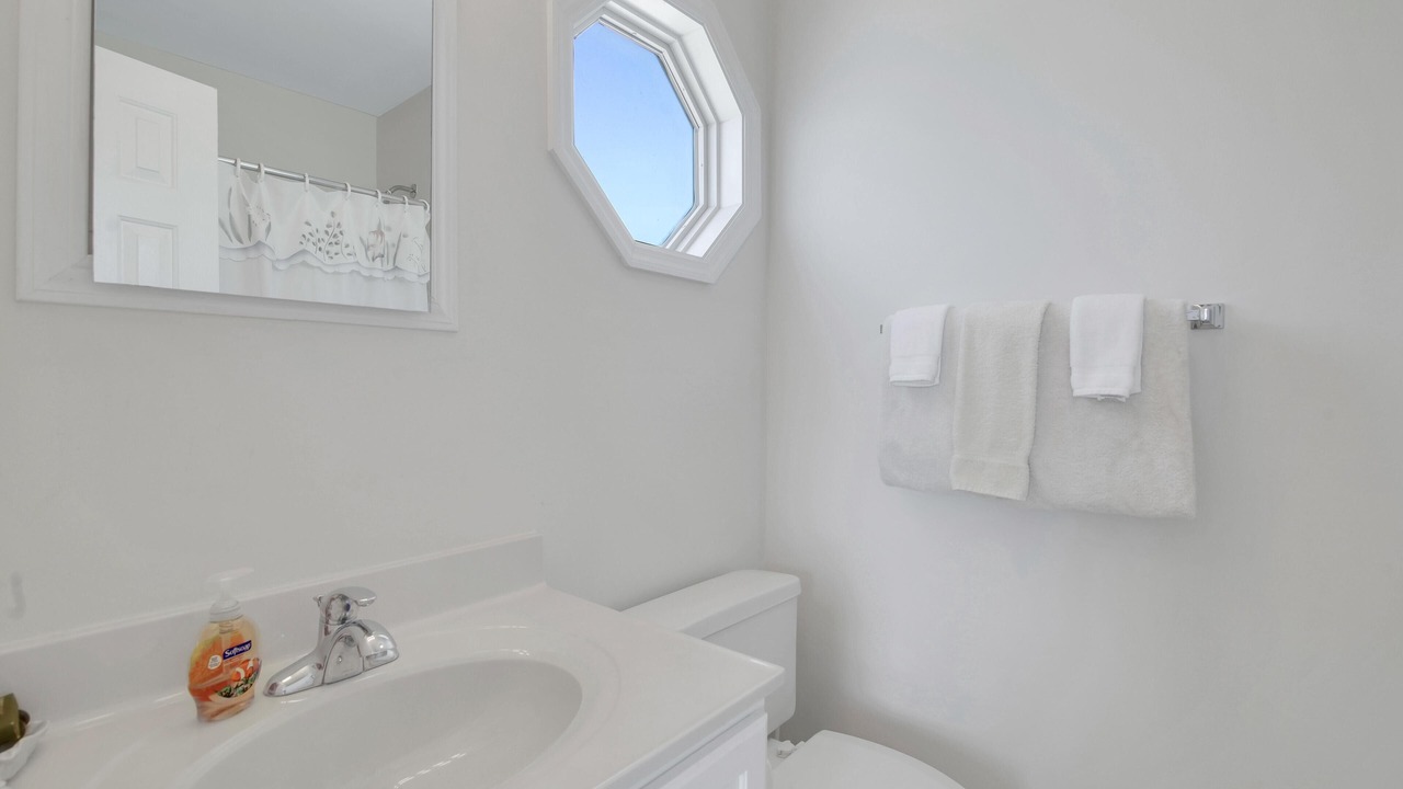 Photo of Bathroom in Oceanmarsh Subdivision