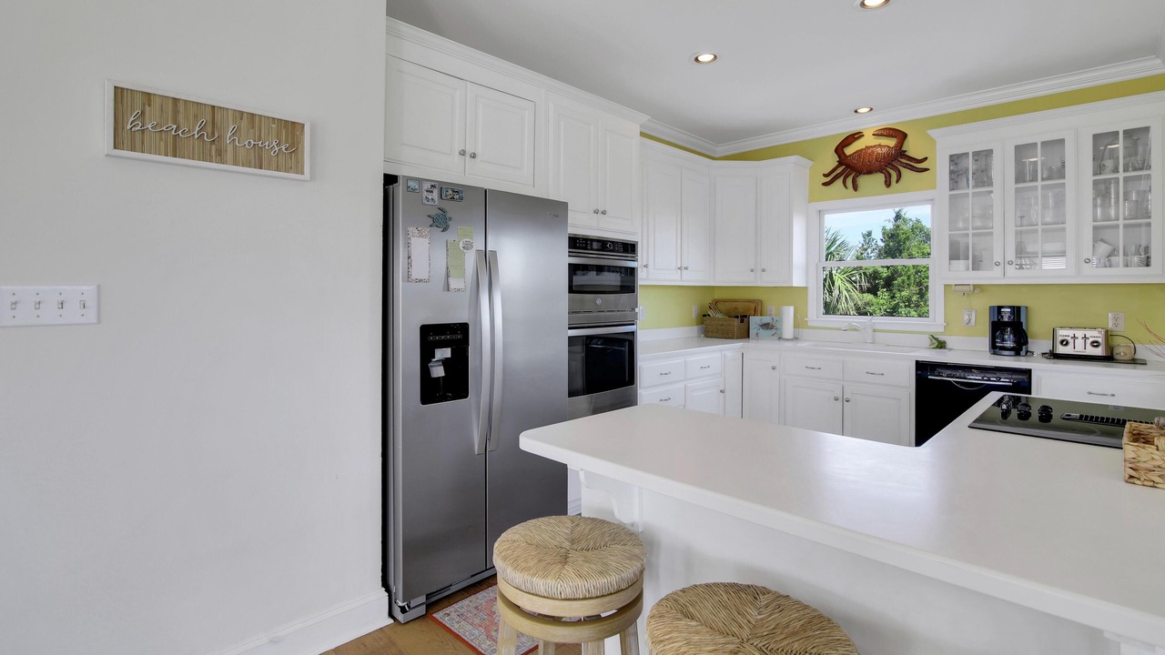Photo of Kitchen in Oceanmarsh Subdivision