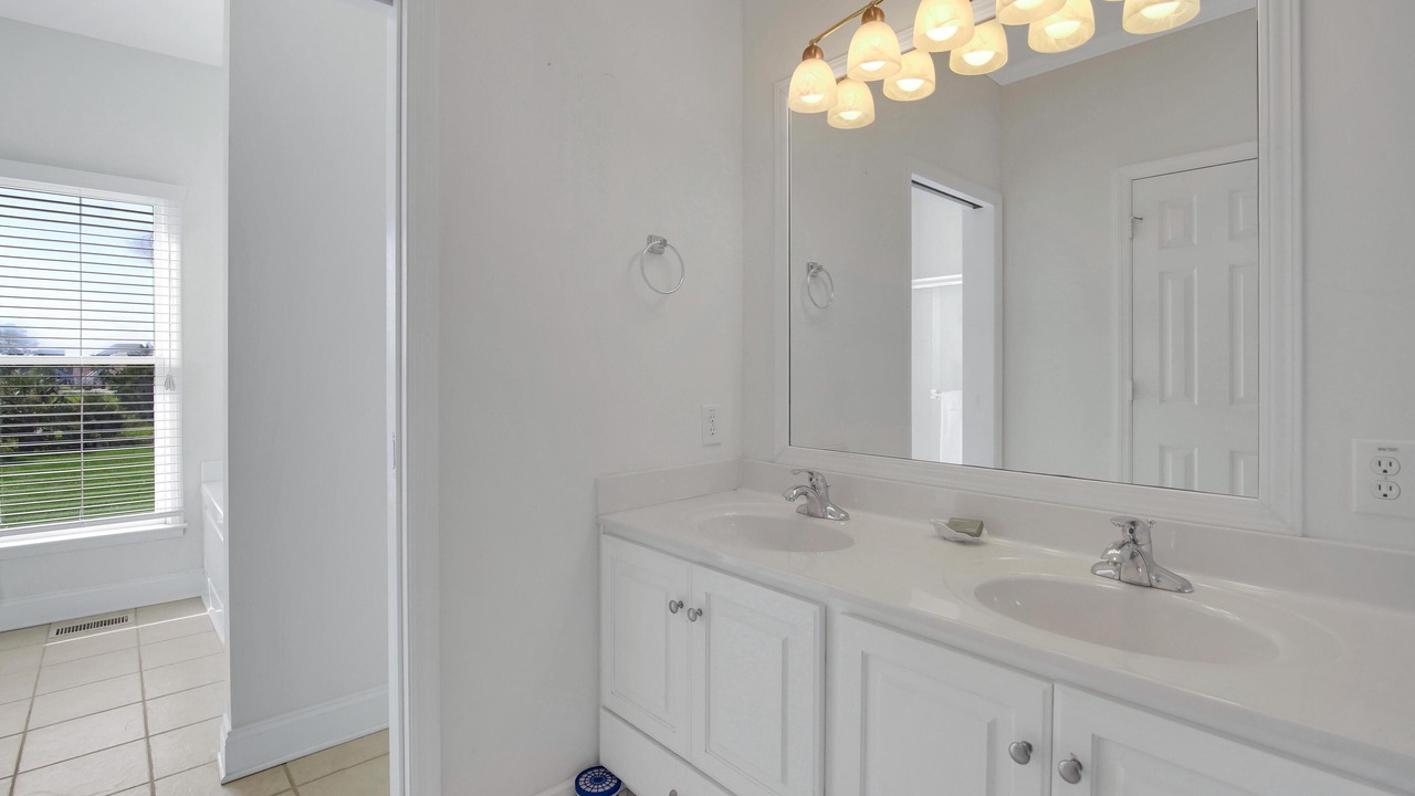 Photo of Bathroom in Oceanmarsh Subdivision