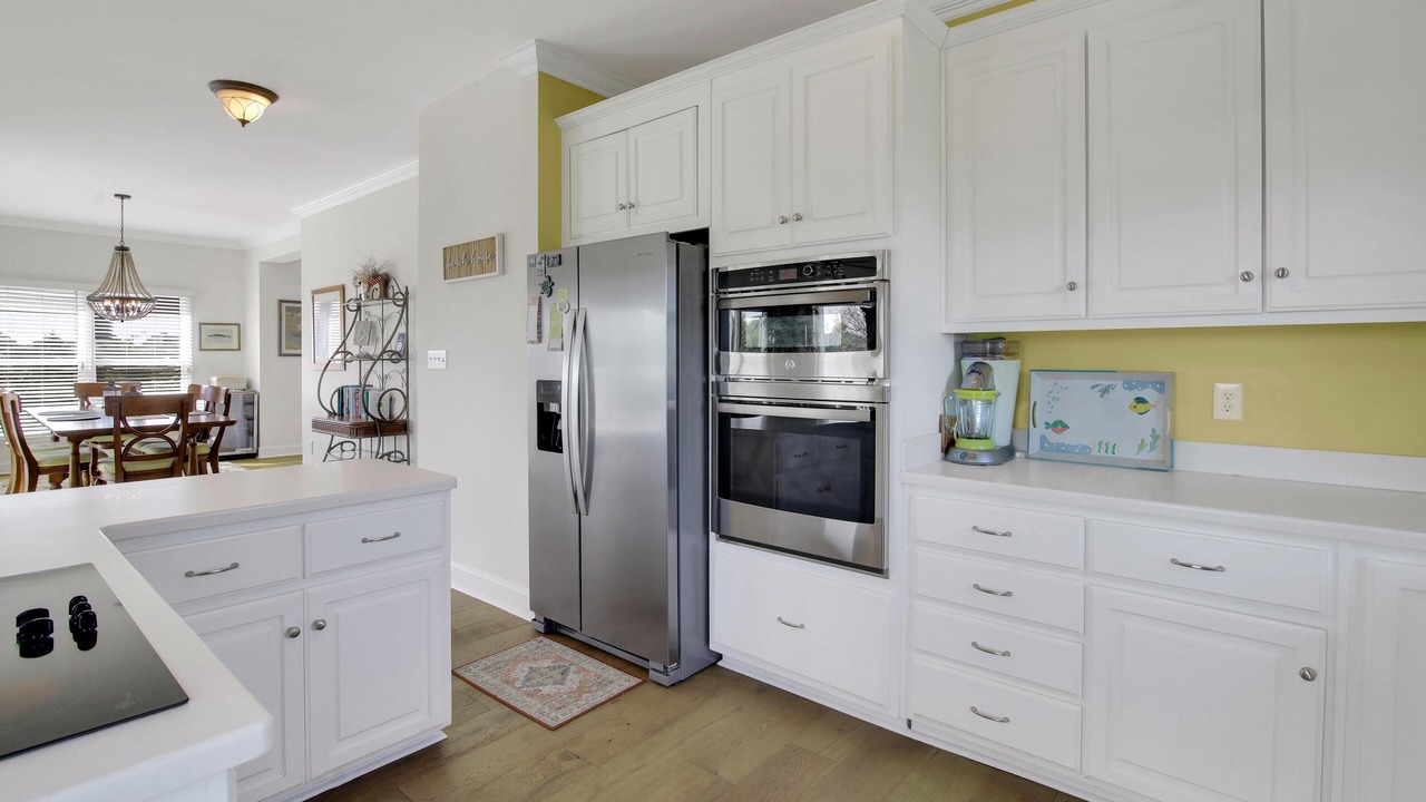 Photo of Kitchen in Oceanmarsh Subdivision