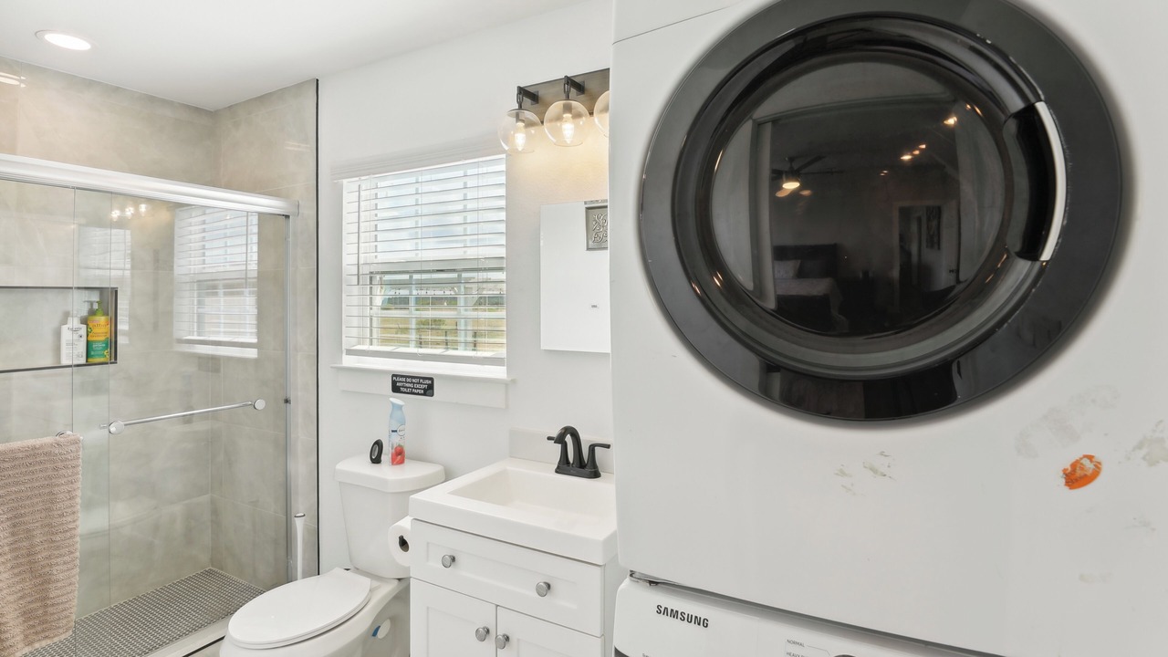 Photo of Bathroom in Del Valle