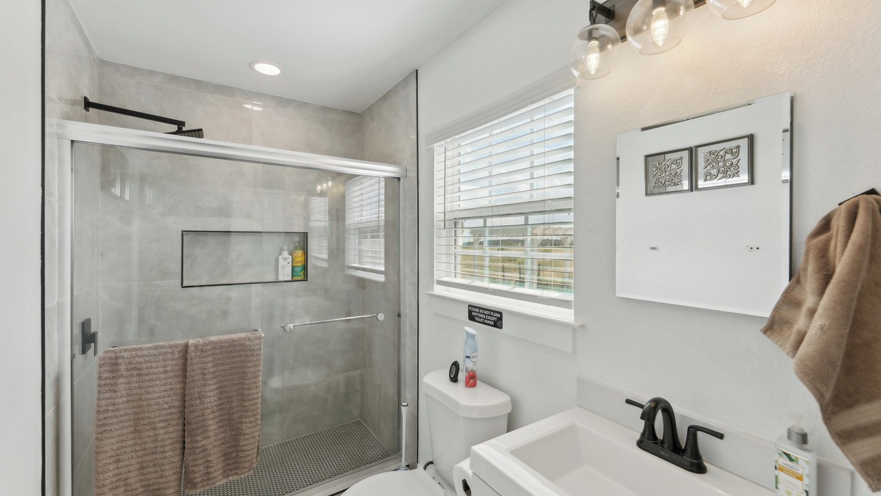 Photo of Bathroom in Del Valle