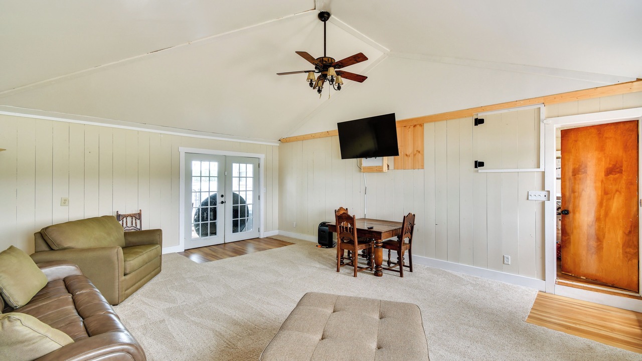 Photo of Livingroom in Gladwin