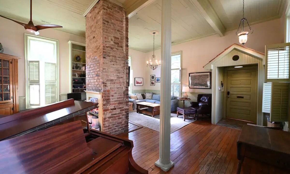 Photo of Livingroom in Windsor Hills