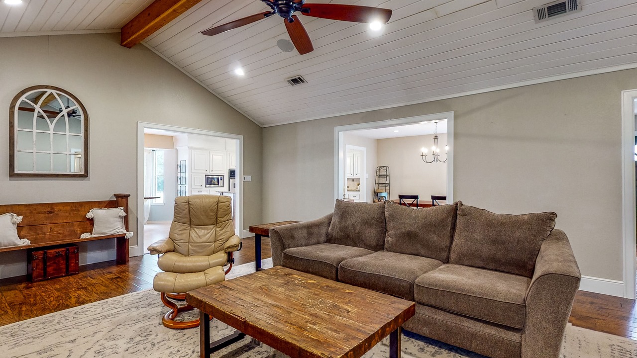 Photo of Livingroom in Tomball