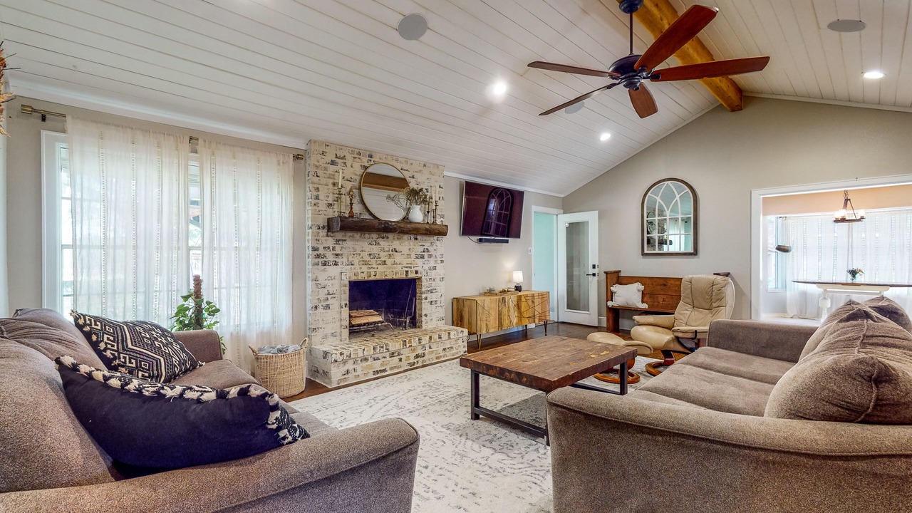 Photo of Livingroom in Tomball