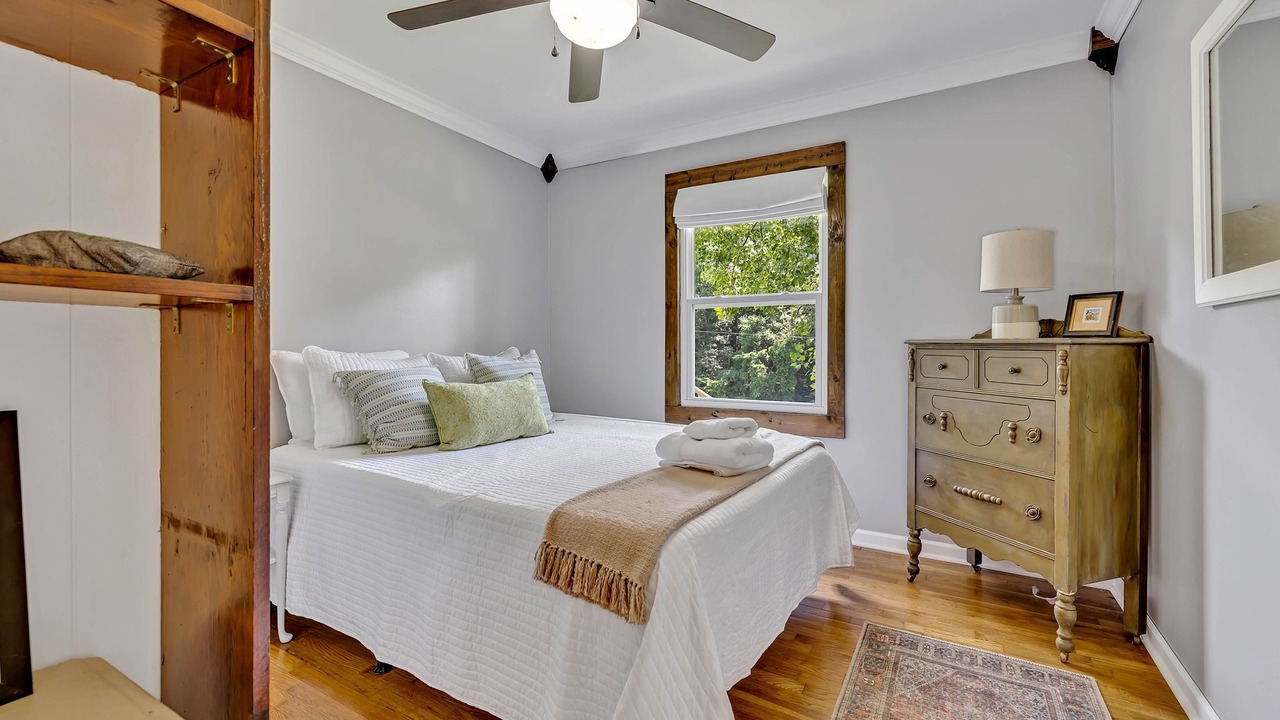 Photo of Bedroom in Columbia