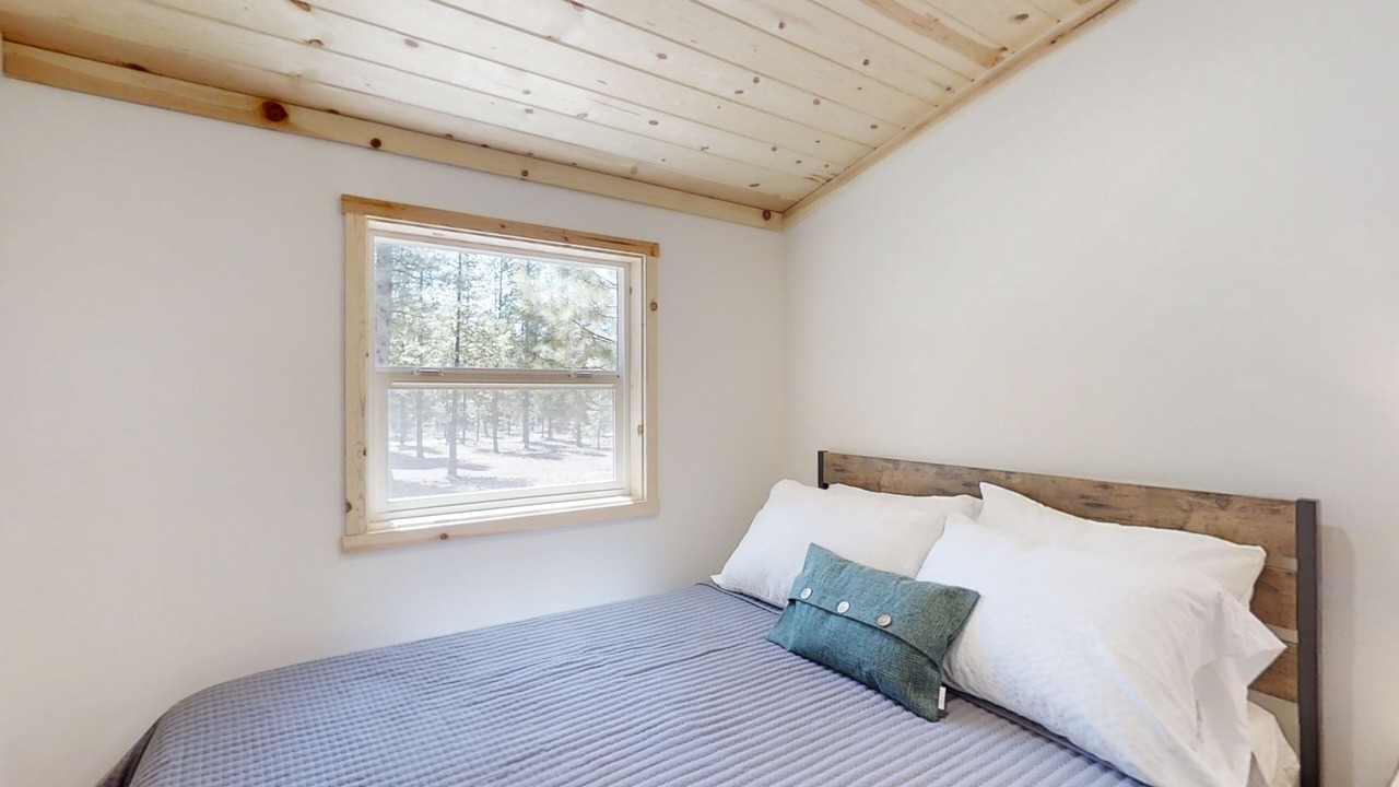 Photo of Bedroom in Crescent