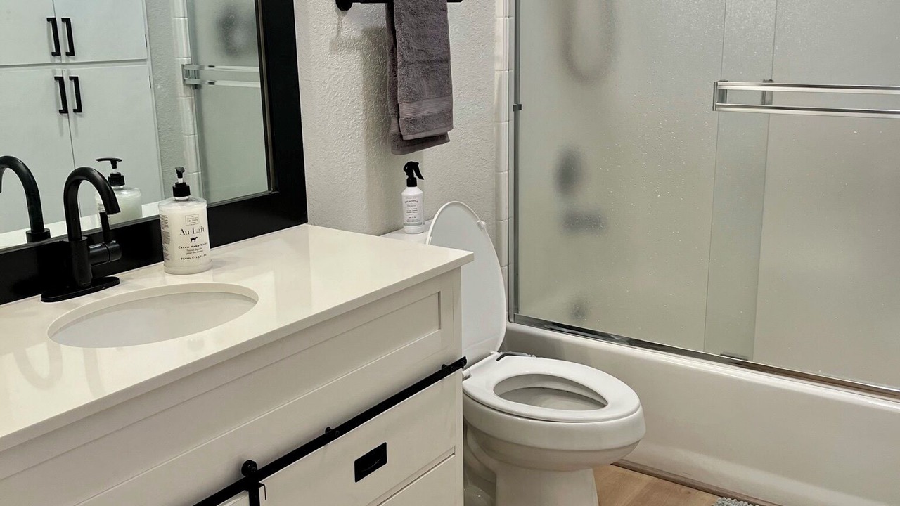 Photo of Bathroom in Murphys