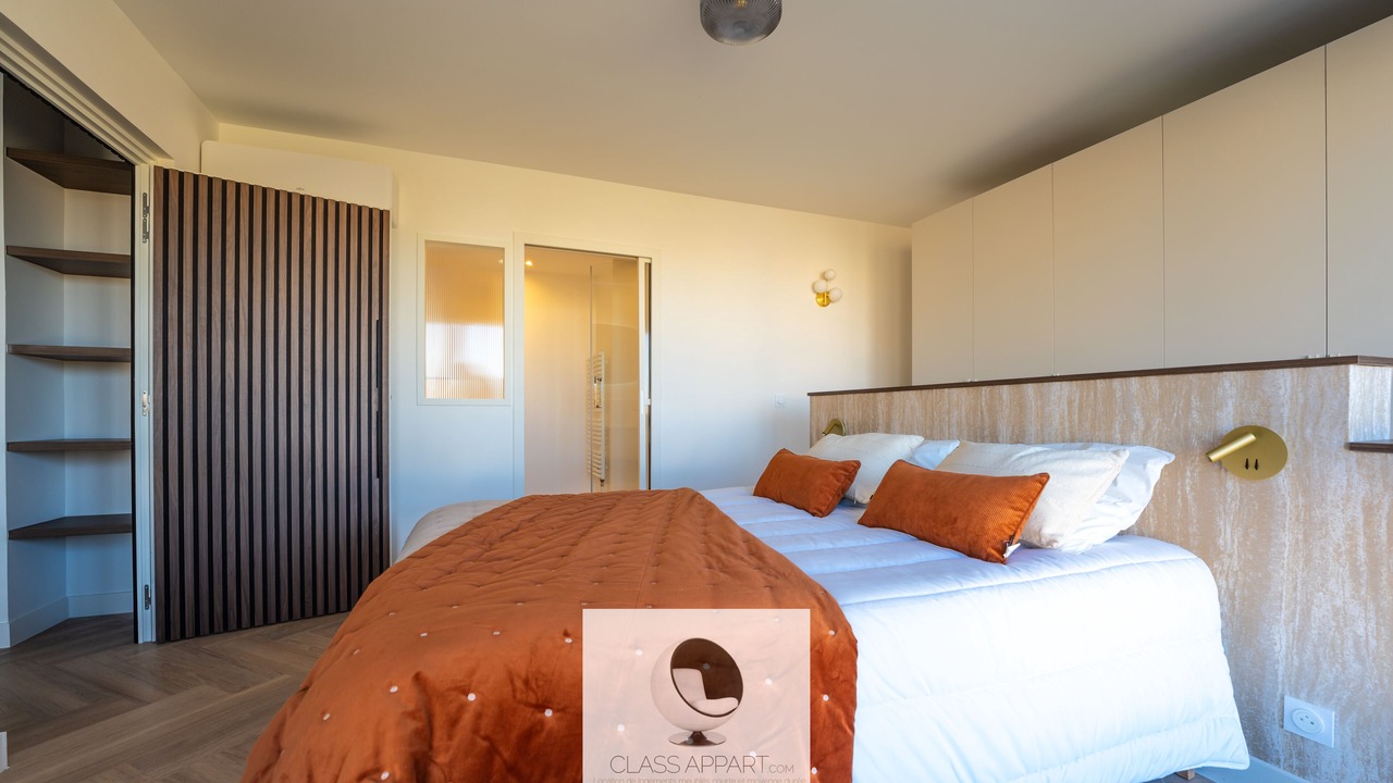 Photo of Bedroom in Antigone