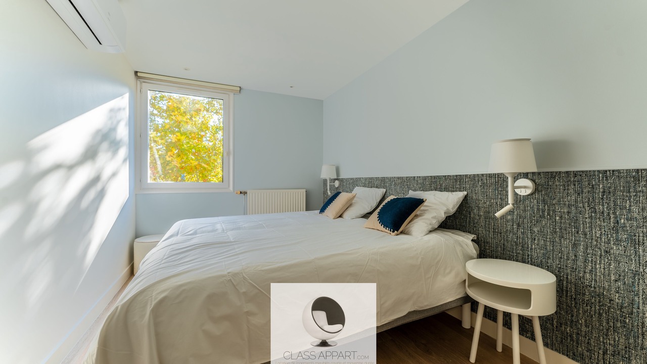 Photo of Bedroom in Antigone