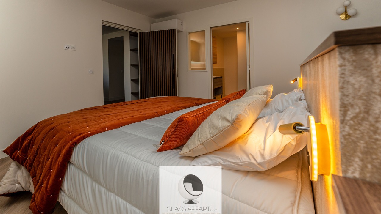 Photo of Bedroom in Antigone