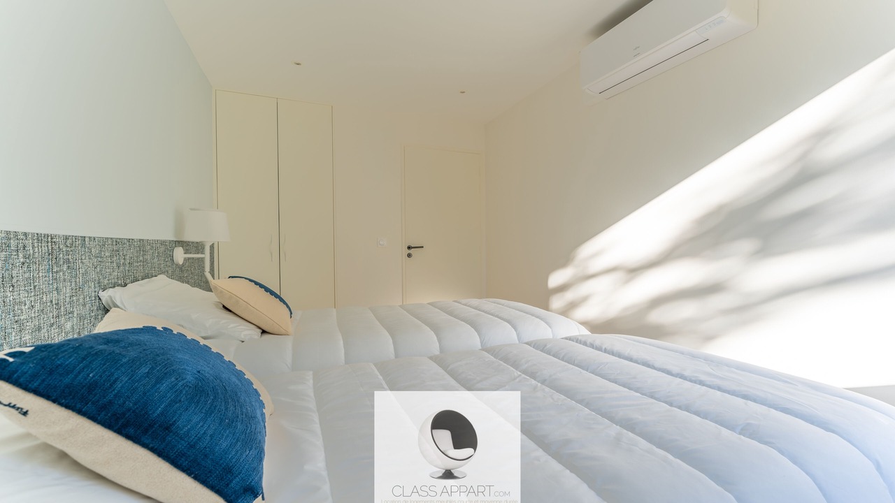 Photo of Bedroom in Antigone