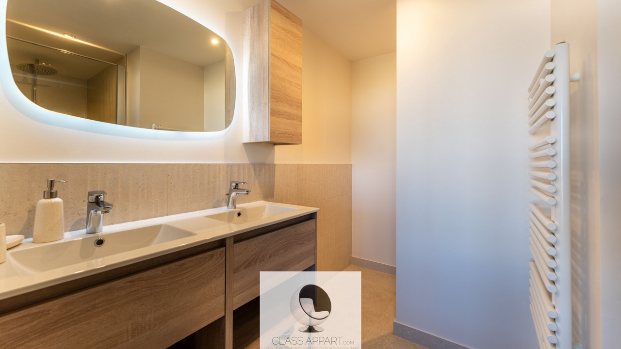 Photo of Bathroom in Antigone