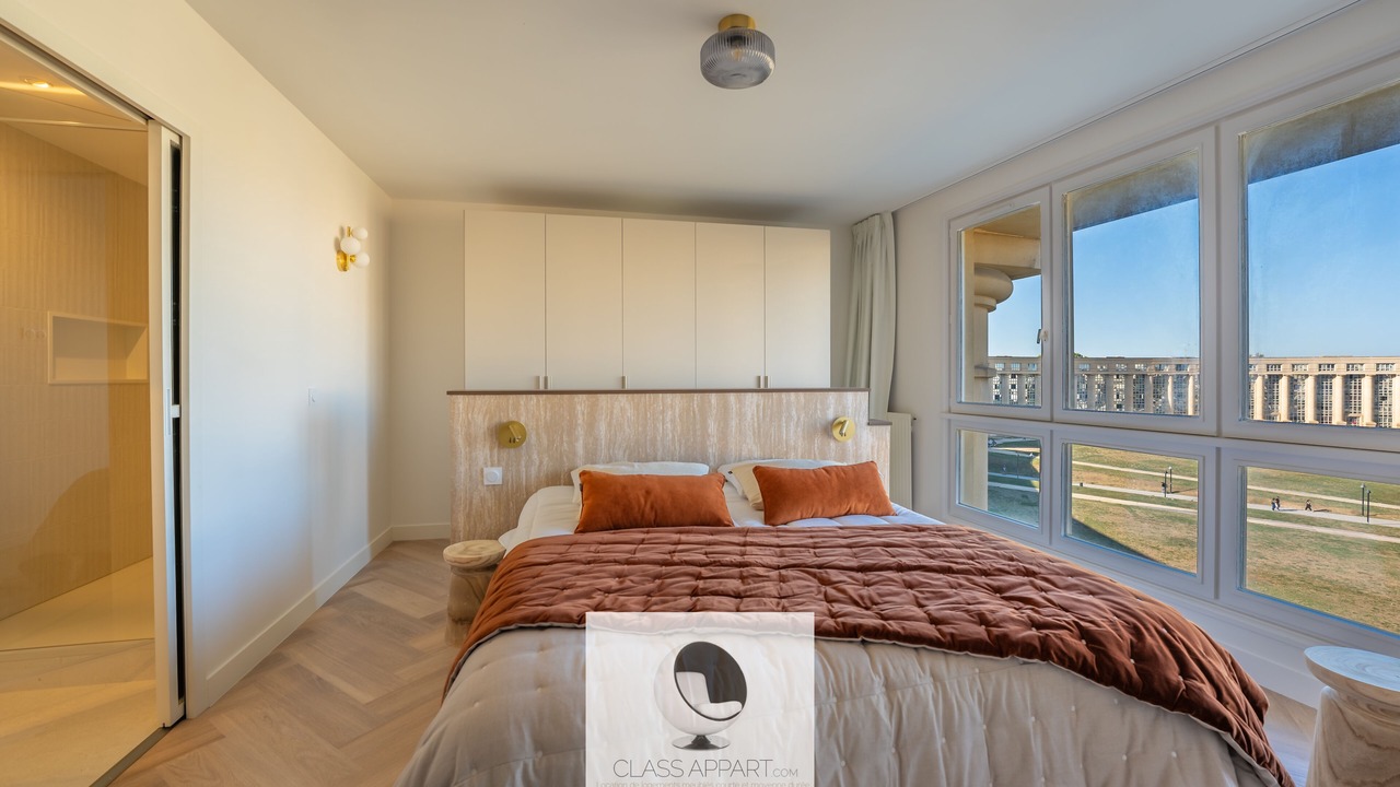 Photo of Bedroom in Antigone