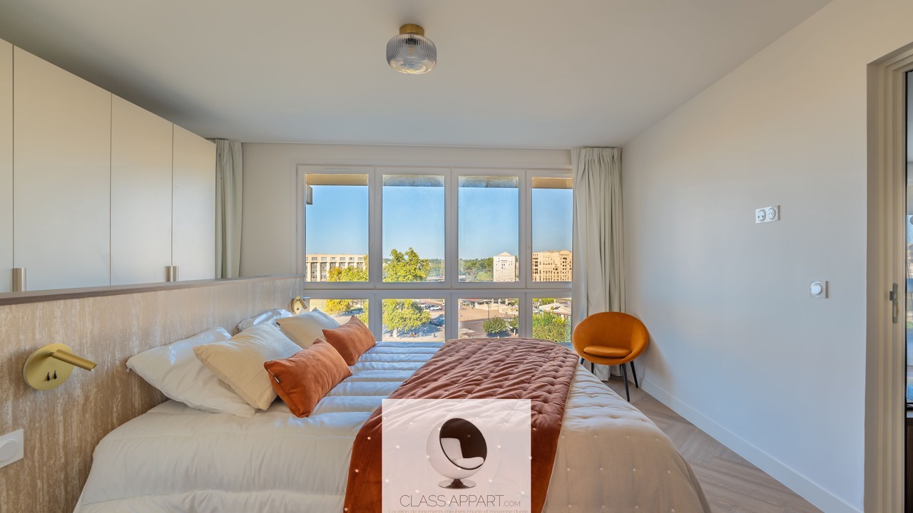 Photo of Bedroom in Antigone