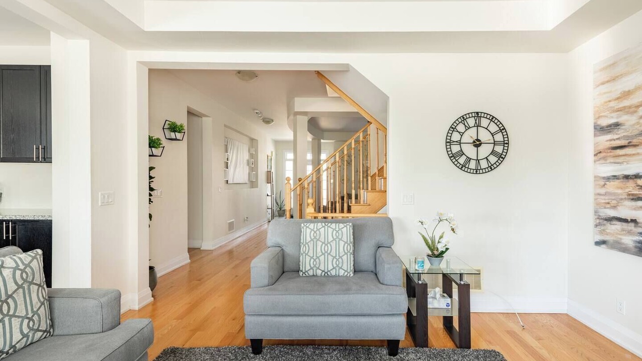 Photo of Livingroom in Oshawa