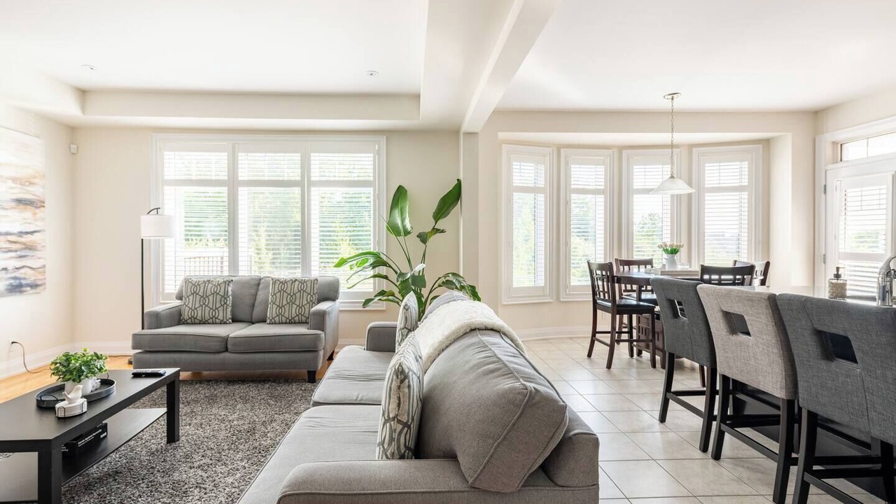 Photo of Livingroom in Oshawa