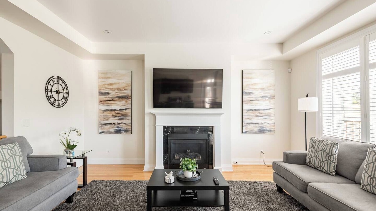 Photo of Livingroom in Oshawa