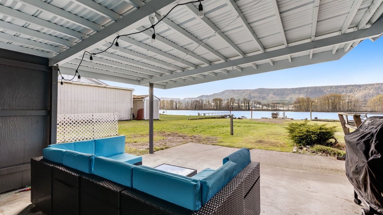 Photo of Patio Balcony in Cathlamet