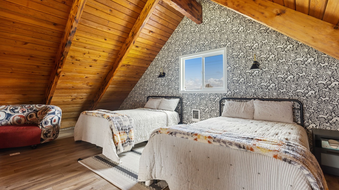 Photo of Bedroom in Cathlamet