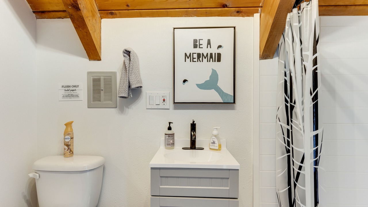 Photo of Bathroom in Cathlamet