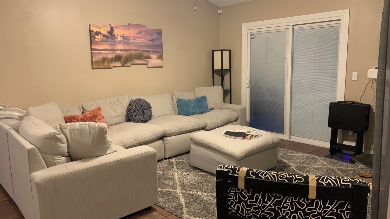 Photo of Livingroom in Dixie Belle