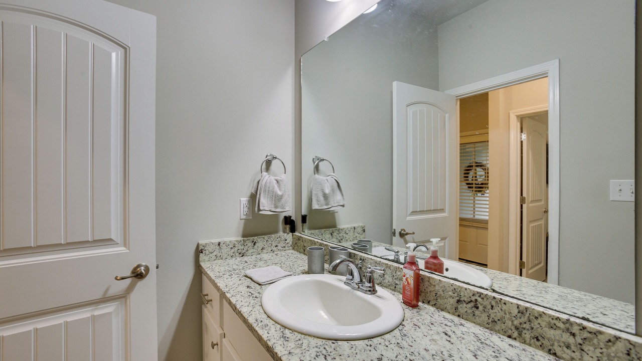 Photo of Bathroom in Highlands - Perkins