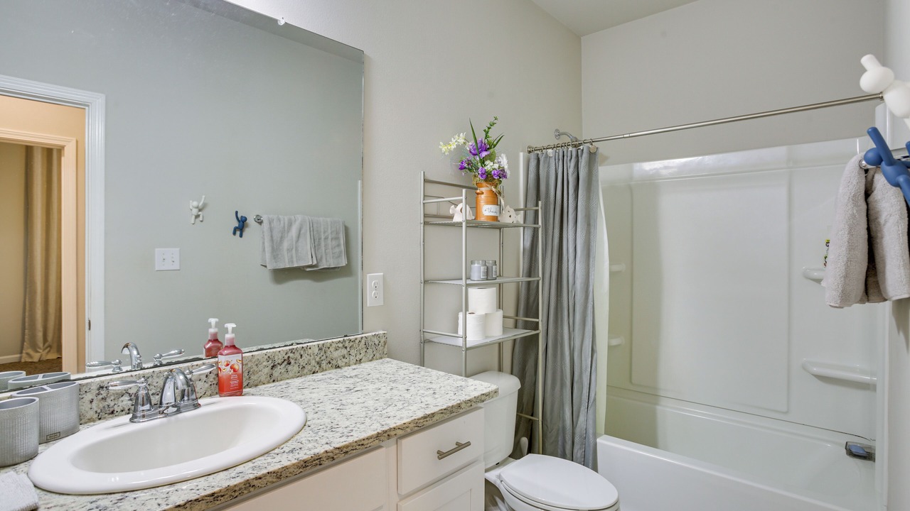 Photo of Bathroom in Highlands - Perkins
