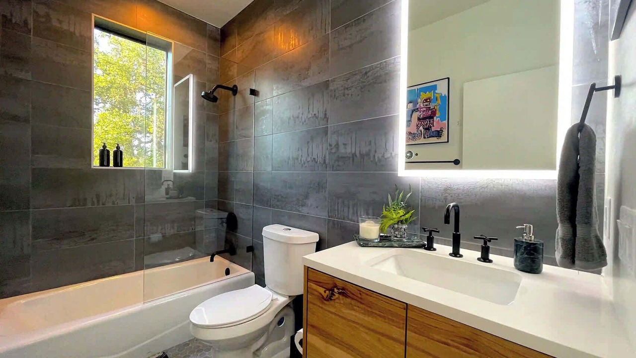 Photo of Bathroom in Parker Lane