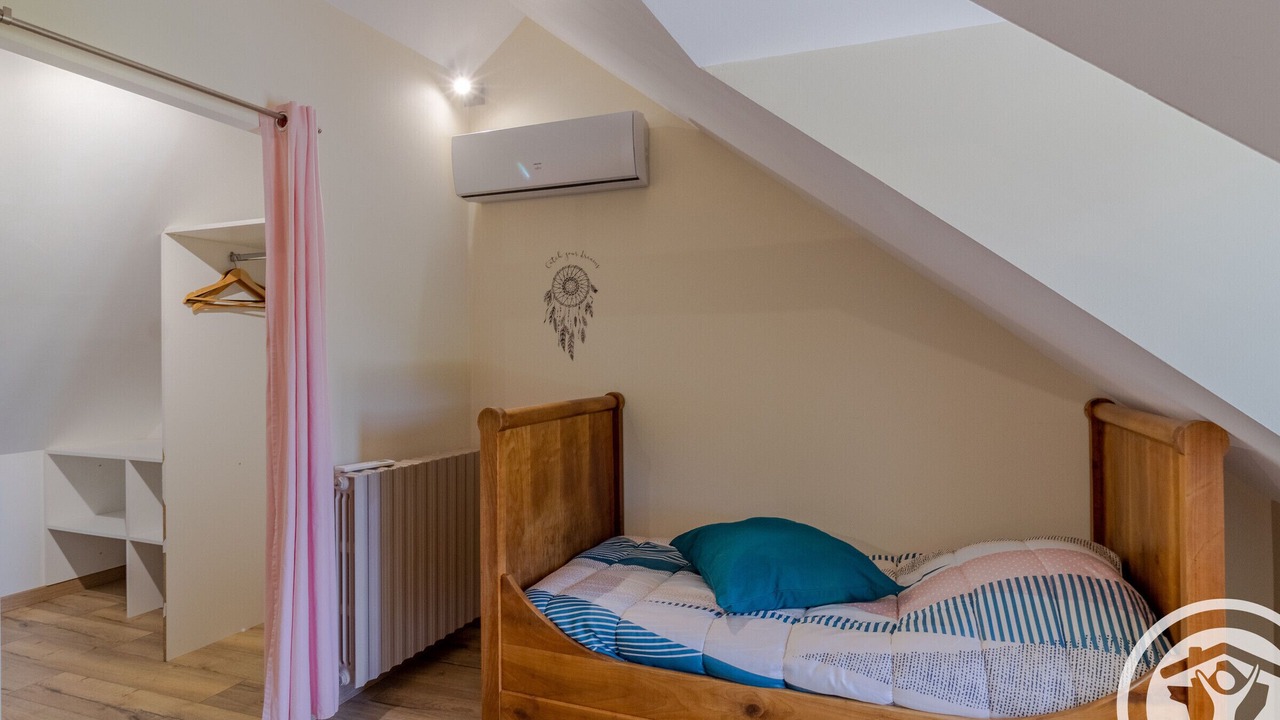 Photo of Bedroom in Echemire