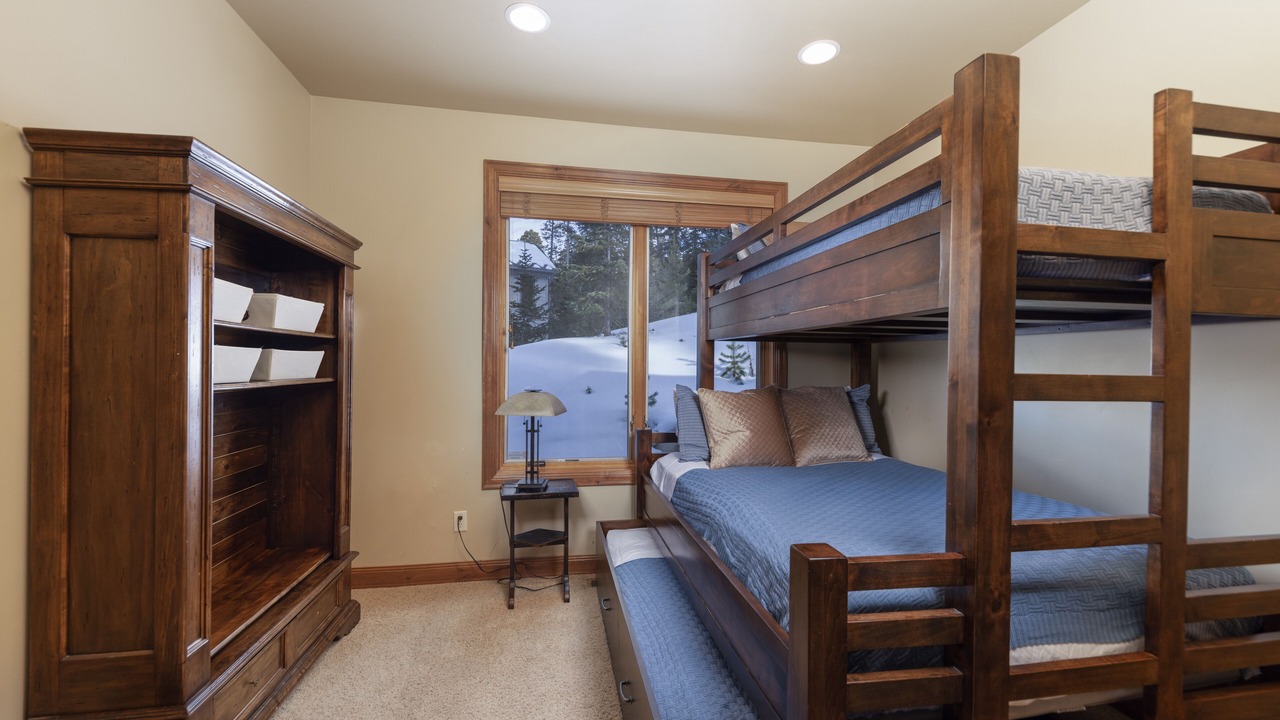 Photo of Bedroom in Woodmoor