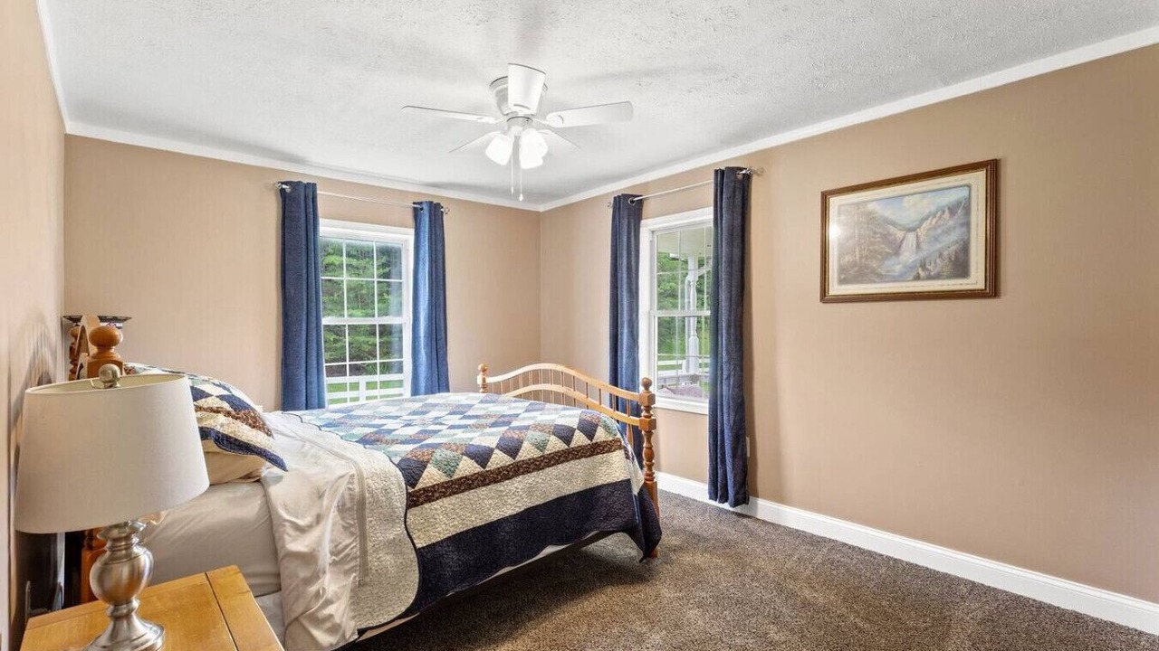 Photo of Bedroom in Clay City