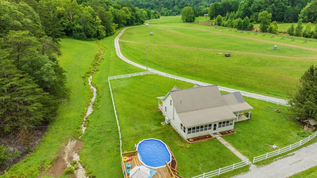 Photo of Outdoor in Clay City