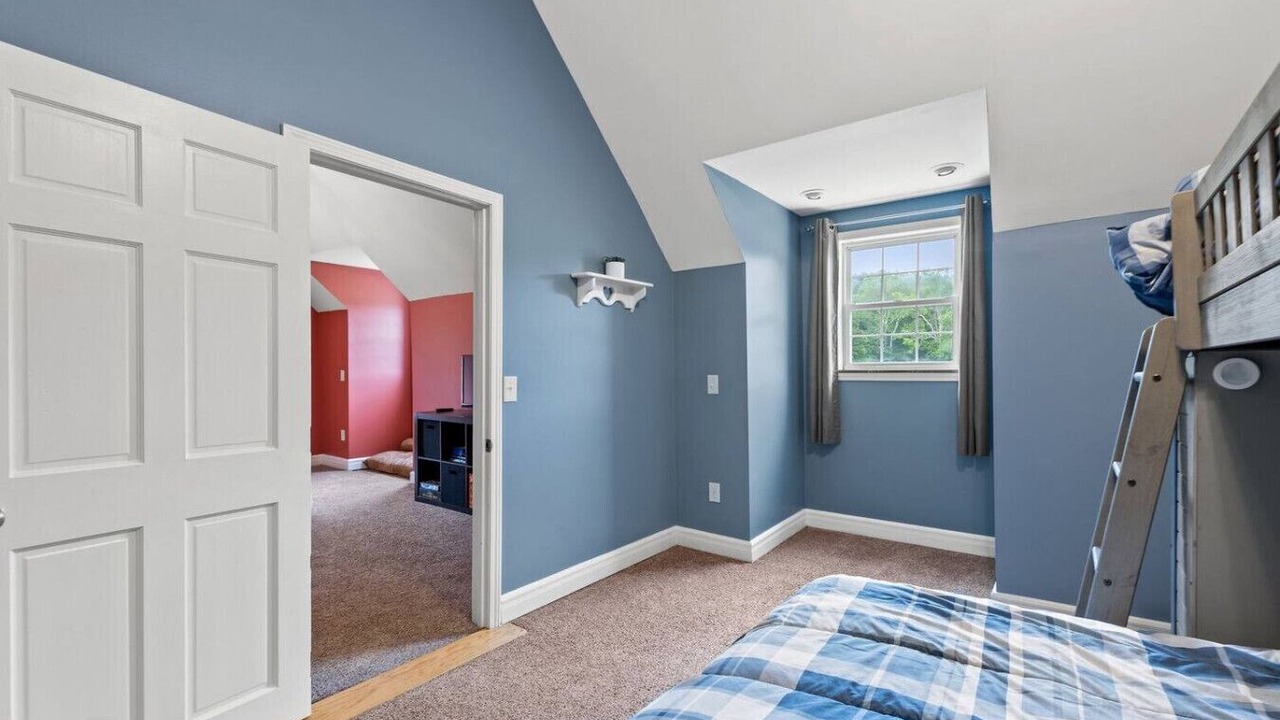 Photo of Bedroom in Clay City