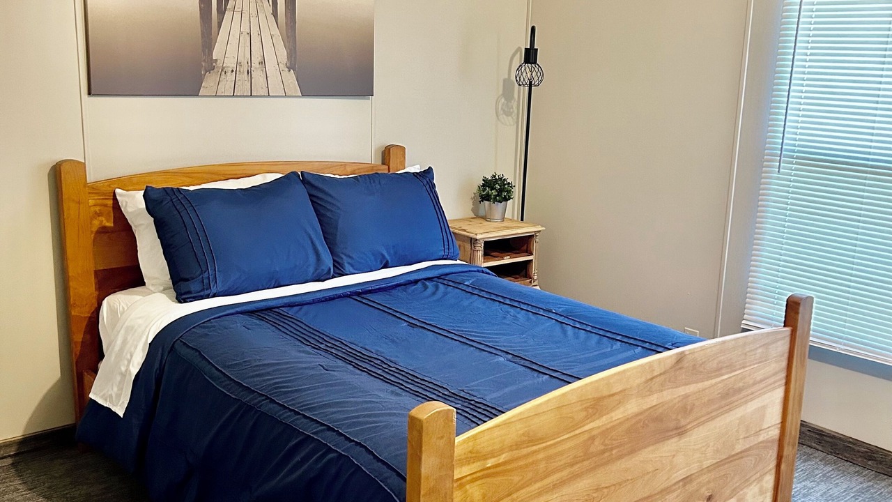 Photo of Bedroom in Edwards County
