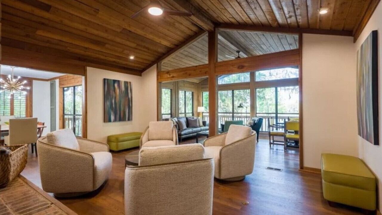 Photo of Livingroom in Lake Park