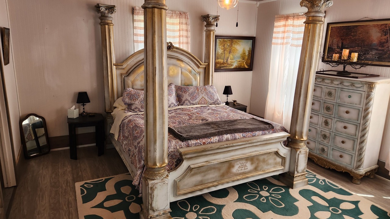 Photo of Bedroom in Lansing
